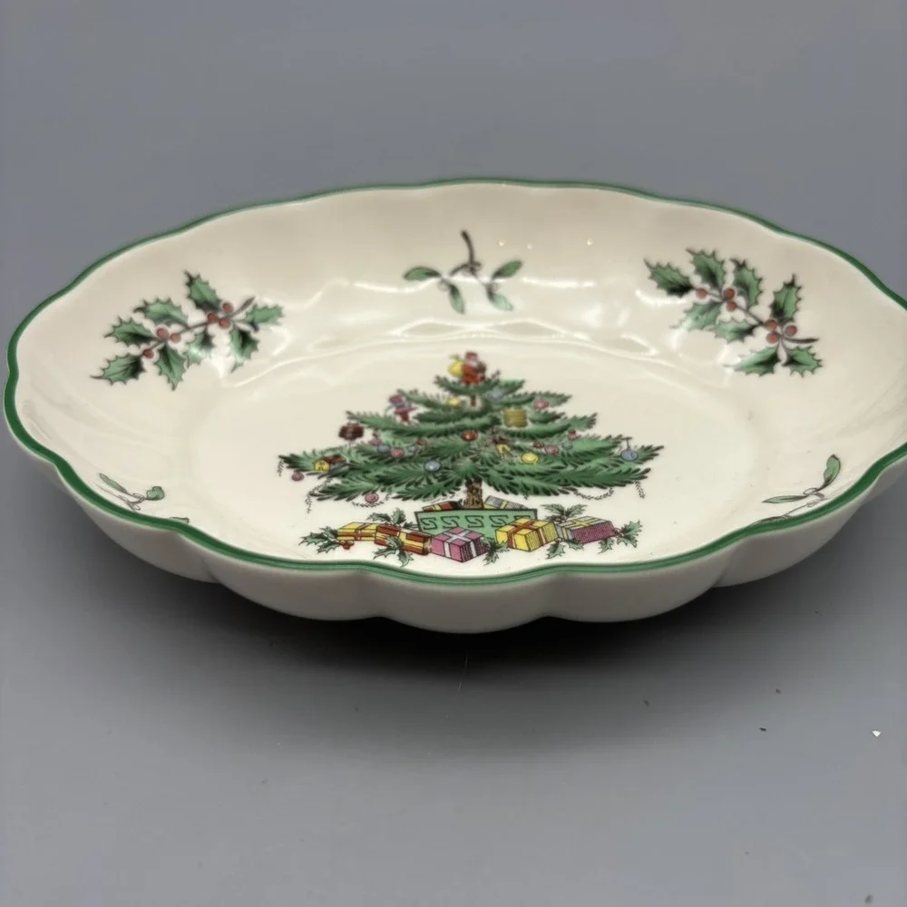 Spode Christmas Tree  Small Oval‎ Fluted Dish 5.5